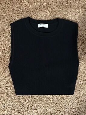 Babaton Black Ribbed Cropped Tank